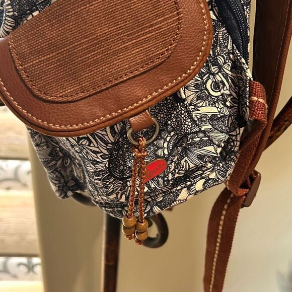 SAKROOTS Natural Flap Backpack - Picture 7 of 11